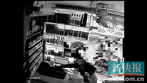 ■骗子的套路:精心设局以“刷卡套现”返利为诱饵,诈骗套骗取事主现金,再伺机偷走POS机取消交易。