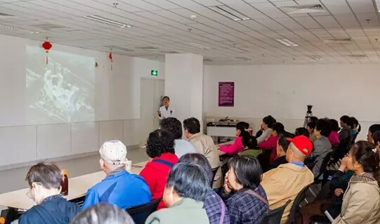 肿瘤内科付亚莉医师进行科普知识讲座