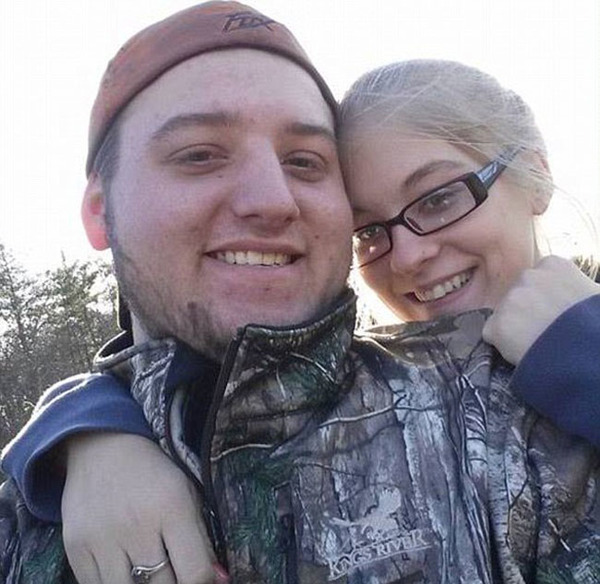 在美国俄亥俄州派克顿市发生的枪击案中，准新郎弗兰基·罗登与未婚妻汉娜·哈泽尔·吉利遇害。（网页截图）