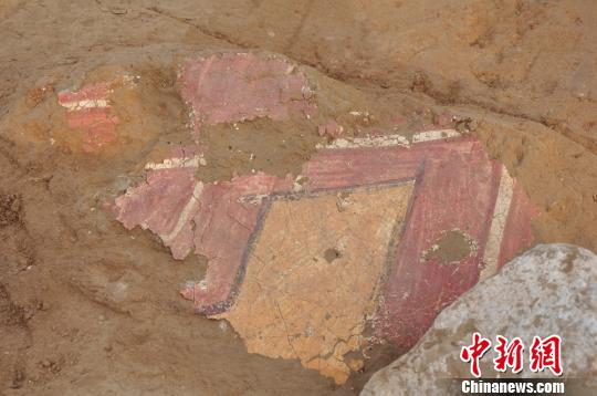 图为壁画残片。　陕西省考古研究院　摄