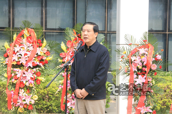 北航党委副书记张维维在开幕式上致辞