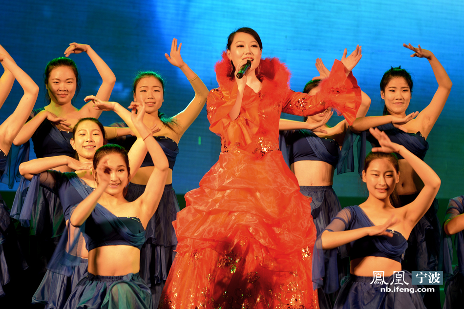 2015第五届宁波网络春晚成了草根明星们的舞
