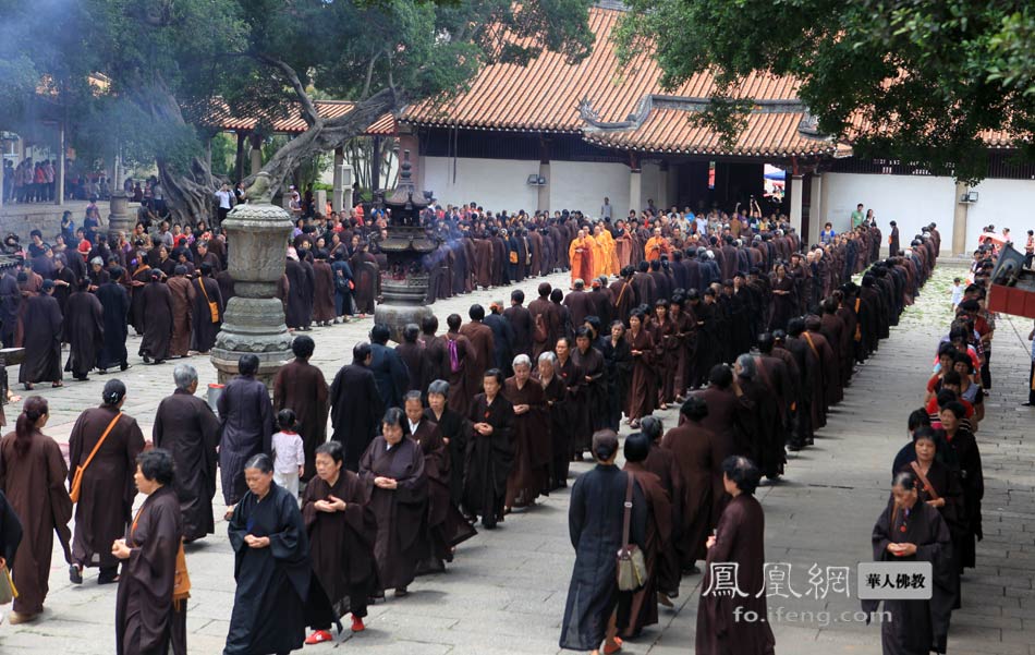 泉州开元寺万人念佛法会震撼现场