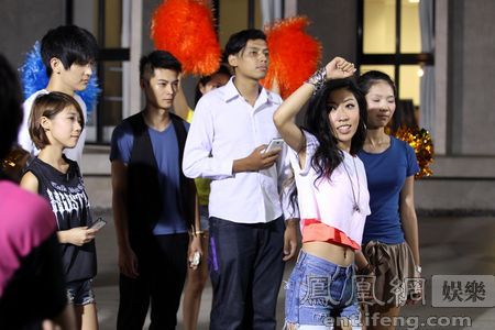 曲婉婷原创新歌《阳光下的我们》MV曝光