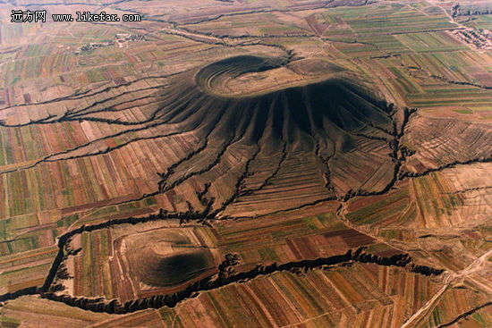 就是大同火山群的一个个火山锥