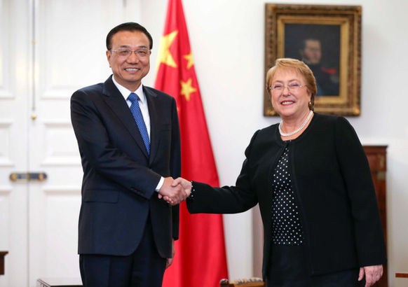 李克强与智利总统宣布:智利将免收中国游客签