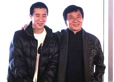 揭秘房祖名吸毒“自毀”：龍?zhí)訌男∪备笎? /></p>
<p class=