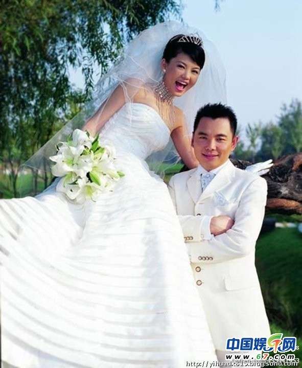 娱乐圈明星夫妻珍贵结婚照曝光 曾志伟清秀杜汶泽搞笑