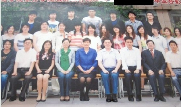 世界上最诡异的毕业照图片