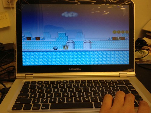 国产龙芯笔记本开箱试用 有明显卡顿现象