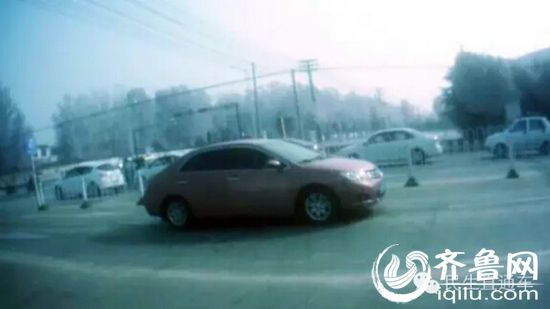 枣庄:伴郎闹洞房任性一抛 新娘没拜堂就进了医