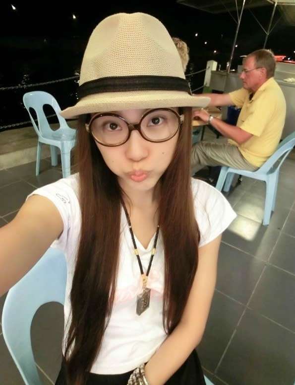 高虎富二代女友私照曝光 曾与李泽楷传绯闻(组