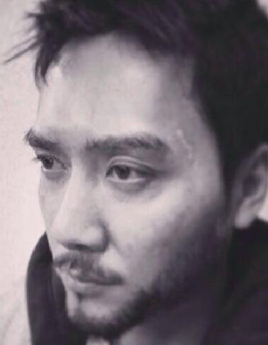 韩寒新片男主冯绍峰造型曝光 粗狂不修边幅(图)