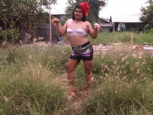 Bộ ảnh đẹp đến ngỡ ngàng của mẹ Việt khi cho con bú