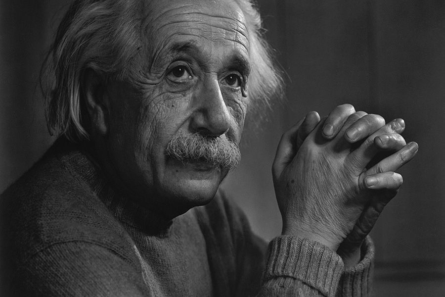 虽然爱因斯坦的解释更易被大众接受，也更易理解，但很遗憾，他是错的。实验证明，处于纠缠态的两个粒子在被测量前，其状态确实是不确定性的，这种不确定性与“黑箱手套”的解释有着根本的区别。