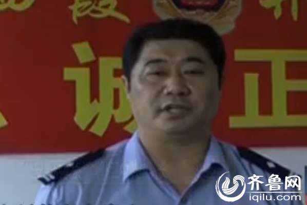 民警讲述案件过程（视频截图）