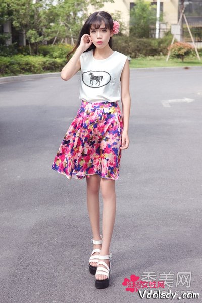 165CM<em>女生如何</em>穿 腿更<em>长个</em>更高更让人羡慕_