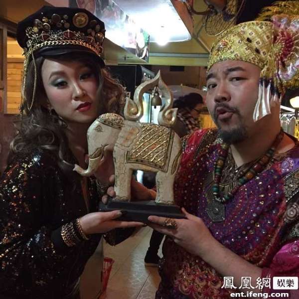 赵薇客串《12金鸭》与古天乐贴身热舞[高清大