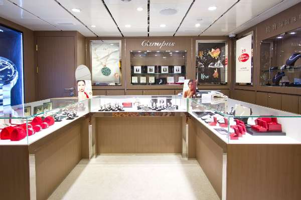 丽星邮轮·天秤星号11月4日首航 参加邮轮自拍