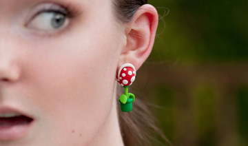 食人花咬着耳朵不放？各式各样的趣味游戏耳环