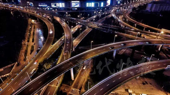 网友晒南京立交高架俯拍图 酷炫神似中国结