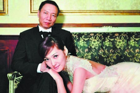 低调完婚.台籍艺人、模特儿,祖籍安徽,1995年进入模特儿圈,孟