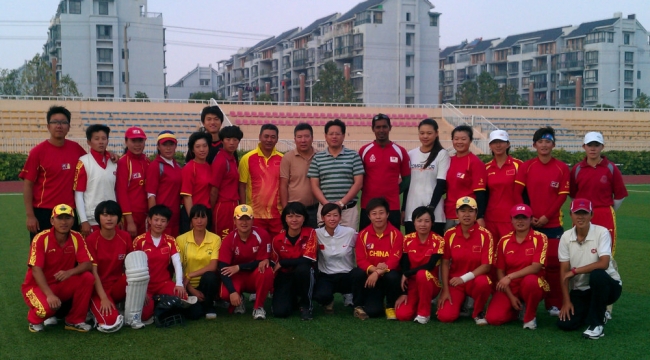 我校师生参与备战<em>女子板球</em>亚洲杯集训_教育频