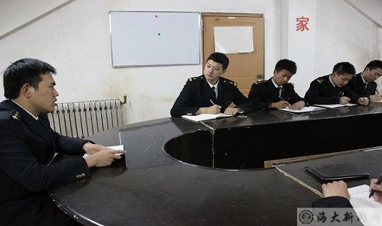 ·航海学院2011 1中队召开纪念半军.