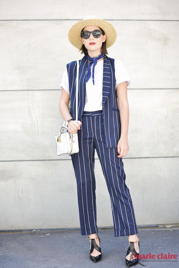 别小看竖条纹单品 增高显瘦一件搞定