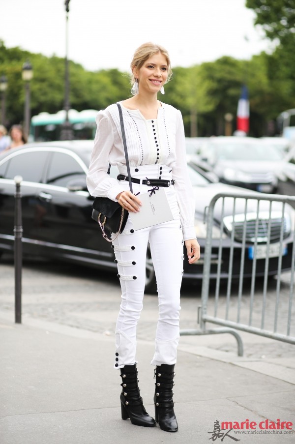 <em>马裤配</em>踝靴 帅气军装style_辽宁频道_凤凰网