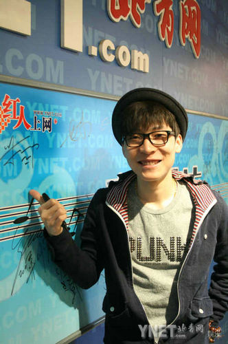 王啸坤聊新专辑《唱片》 曝小时候想当空军