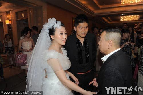 潘阳晒婚纱照大赞老公