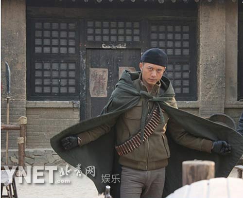 《向着炮火前进》遭热播 杨奇鸣玩转战争戏