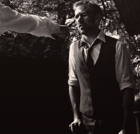 《唯神能恕》曝光最新剧照海报 瑞恩·高斯林