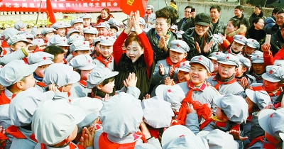 中国文联送欢乐到淮安