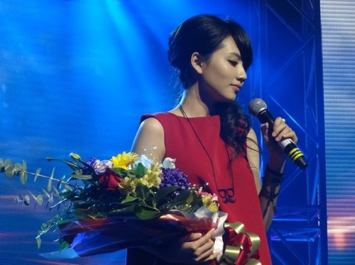 歌手刘惜君放歌加拿大 荣获清新人气歌手奖