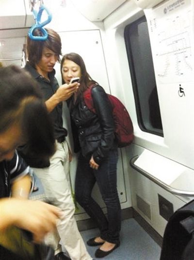 地铁公交明星多：“公交陈奕迅”“女版欧弟”(图)