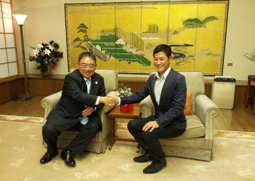 [荣誉]矢野浩二到访日本大使馆 受大使接见