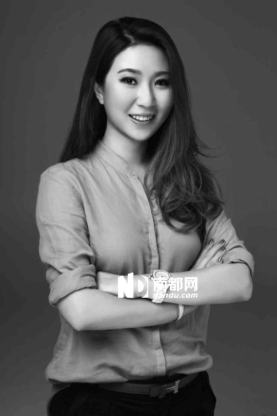  金依萌 :我学的就是商业片,我被洗过脑_娱乐频