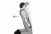 2、下肢锻炼原则：加强腿部和臀部的力量，扩大性爱中的运动幅度。跪姿后仰(见图)。性爱中，男性采用跪姿、女性仰卧且抬起臀部时，对男性下背部和腿部要求很高。加强此类锻炼，可跪在软垫上，上身直立，尽量往后靠，保持两三秒后恢复原状。