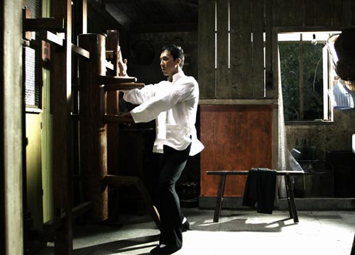 《叶问2》剧照曝光+甄子丹称最后一次演叶问