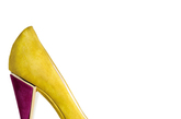 纽约时装皇后Diane von Furstenberg创立的同名设计师品牌近日推出2012秋冬系列女鞋。结合了缎面、翻毛皮、皮毛、网纱、印花等多种元素的鞋面搭配旋转的金属质感鞋跟，完完整整抒写了一位优雅、干练，而又有风度的都市女性该有的时尚态度。