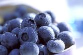 蓝莓或者蓝莓干：丰富的维生素A，有助于胎宝宝的细胞成长。
