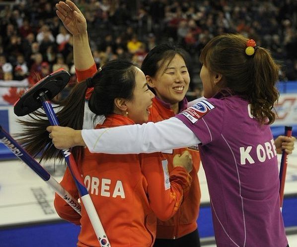 韩国<em>冰壶女队</em>成<em>世锦赛</em>最大黑马(组图)_体育频