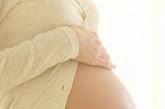 好处4：减少卵巢癌发生几率 
 

　　最近有研究表明：怀孕让女性体内产生一种抵抗卵巢癌的抗体，它能有效地阻止卵巢癌的发生。怀孕的次数越多、初次怀孕的时间越早，效果越显著。有些调查还发现，母乳哺养超过三个月以上同样会降低某些癌症的发生几率。

