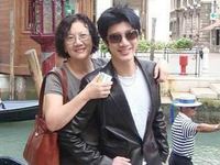 揭娱乐圈星妈神秘背景 王力宏妈妈系出名门[图集]