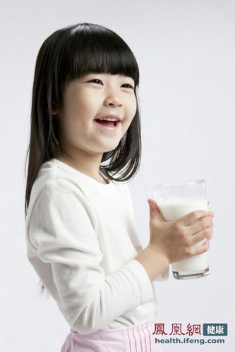 喝错牛奶=喝毒药 10类人禁喝牛奶