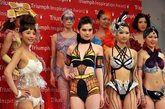 当地时间2012年5月29日，土耳其，2012黛安芬内衣启迪设计大赛（Triumph Inspiration Award 2012）举行。日本学生Aya Furuya的作品夺冠。