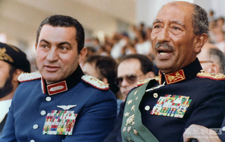 穆巴拉克:兴于铁拳 终于铁笼