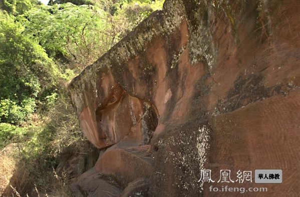 残缺之美：云南安宁法华寺石窟 